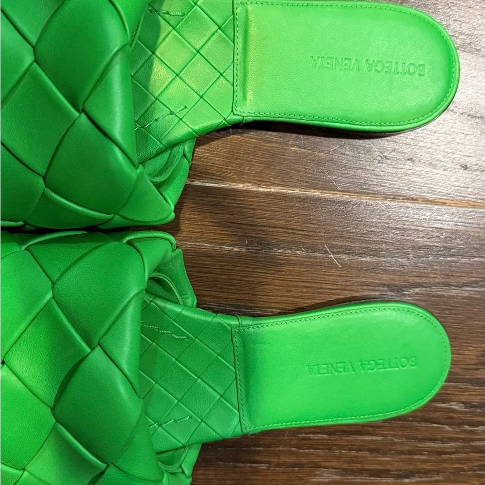 Bottega Veneta Lido Sandals in Green (Grass) - Picture 2 of 12